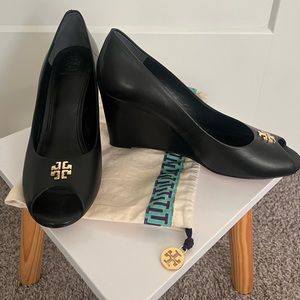 Tory Burch Wedges sz 9 Barely Worn